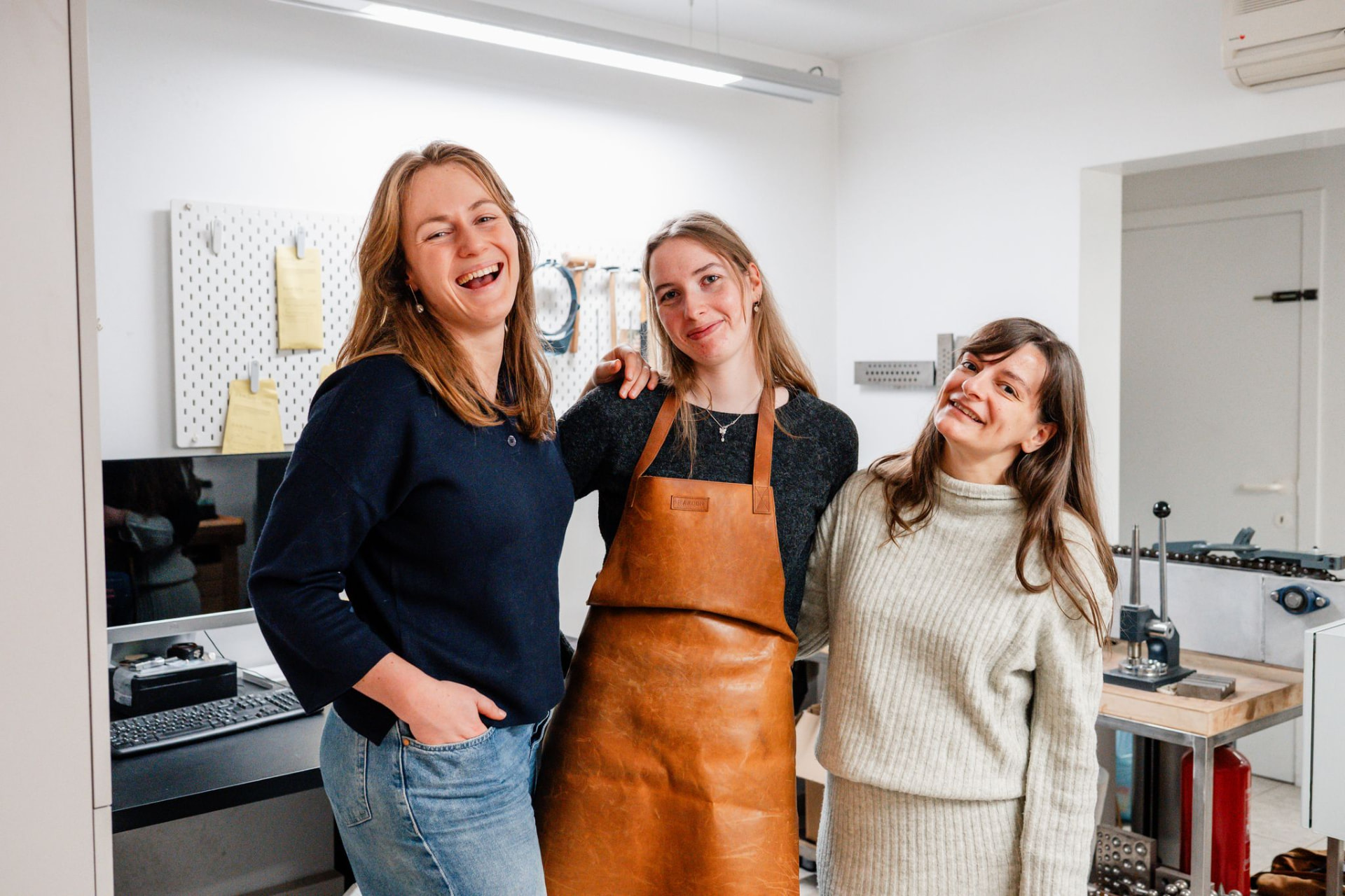 Het Ramoon-team in het atelier