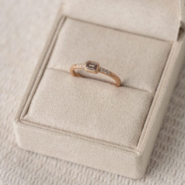 Olivia - Smaragd solitaire Champagne – 0,31 ct